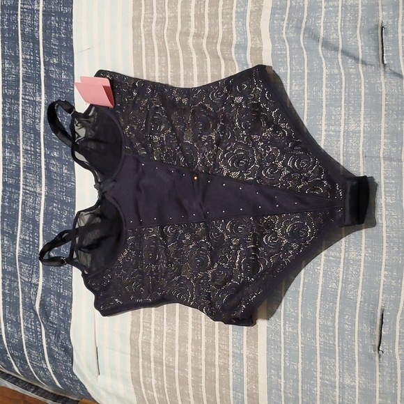 VEDETTE Thong Shapewear size L, B cup size Color Black - Picture 2 of 6